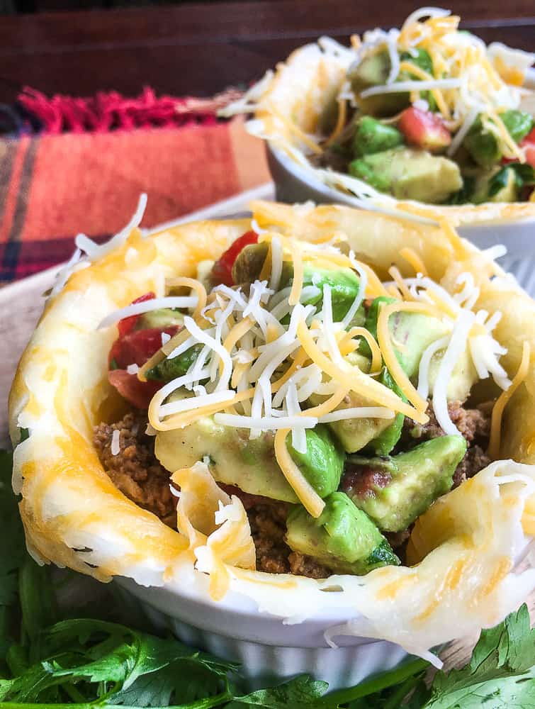 Clean Eating | These Keto Taco Bowls are a low carb twist on a Mexican favorite! They are super easy to make and are absolutely delicious. #keto #lowcarb #cleaneating #healthyeating #foodanddrink #HWS #healthywealthyskinny