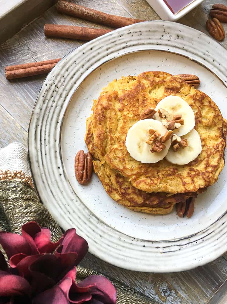 Paleo Pumpkin Spice Pancakes | Grain-free, pumpkin-packed, and super delicious Paleo Pumpkin Spice Pancakes #paleo #pumpkin #pumpkinspice #pumpkinpancakes #pancakes #HWS #healthywealthyskinny