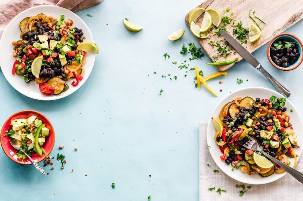 Once you start eating clean you will notice immediate changes to your body. As you continue to eat healthily you will continue to benefit from a wealth of positive body changes. Learn 12 benefits of clean eating that will increase your wellness. Eating healthy will change your body in many positive ways. #cleaneating #healthyeating #healthyfood #cleanfood #wellness #foodanddrink #fitness #HWS #healthywealthyskinny