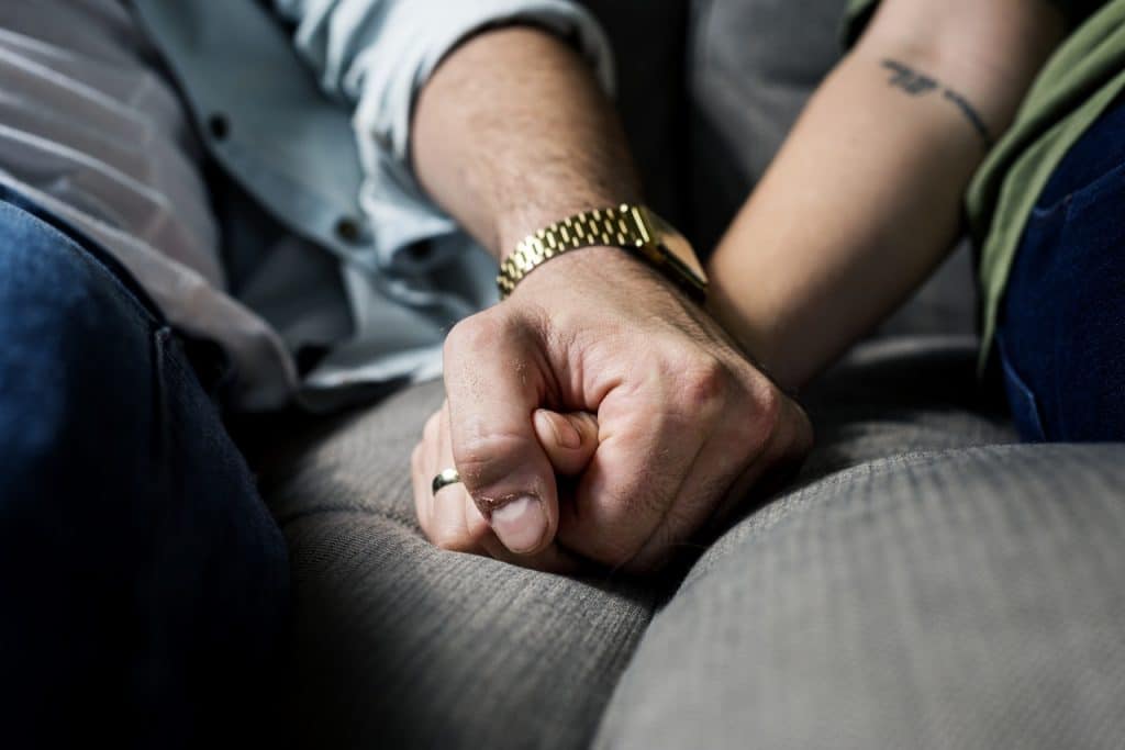 Valentine's Day dates don't have to be expensive. Get 7 Frugal Valentine's Date date ideas that are super romantic. Romantic dates can be inexpensive if you uses these frugal ideas. Stay on budget and enjoy a Happy Valentines Day with these money saving Valentine's Day date ideas. Some of these are even no spend date ideas. Try having a no spend Valentine's Day #ValentinesDay #ValentinesDayDateIdeas #ValentinesIdeas #frugaldateideas #nospenddateideas #HWS #healthywealthyskinny