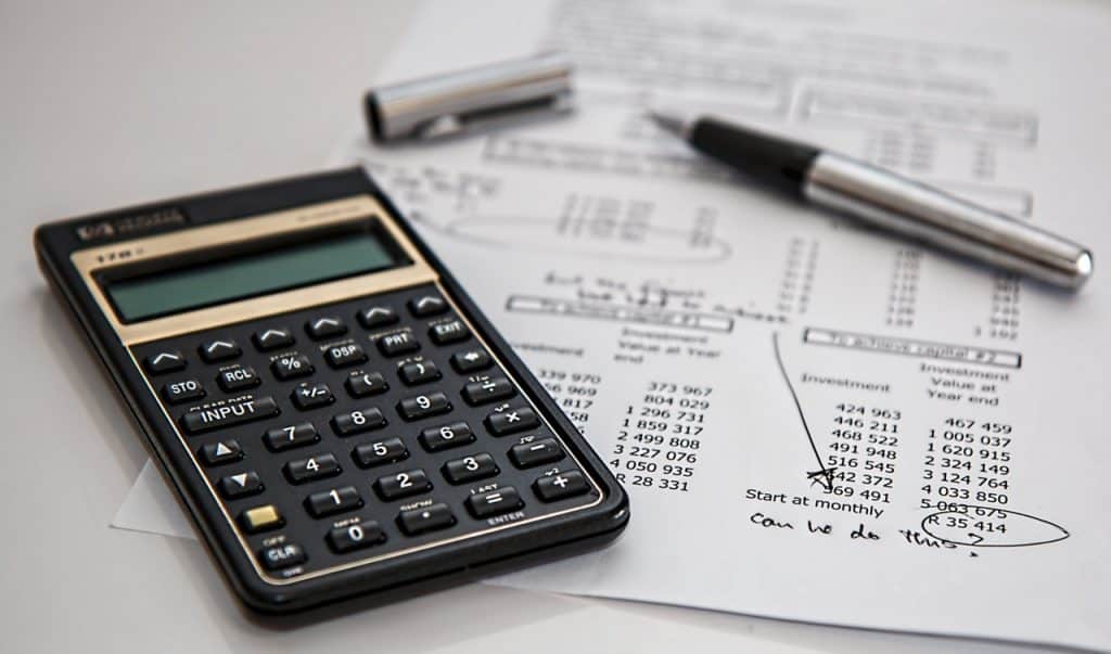 Learn how to get out of debt when you're broke. Debt can be emotionally draining but with the right plan you can get out of debt even if you're income is low. Find ways to get out of debt quick. #debt #budgeting #savingmoney #HWS #healthywealthyskinny