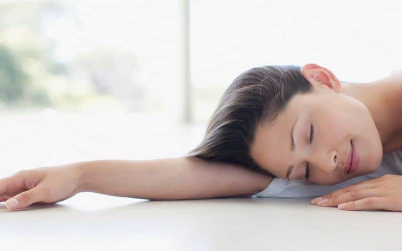 Benefits of sleeping on the floor - sleeping positions